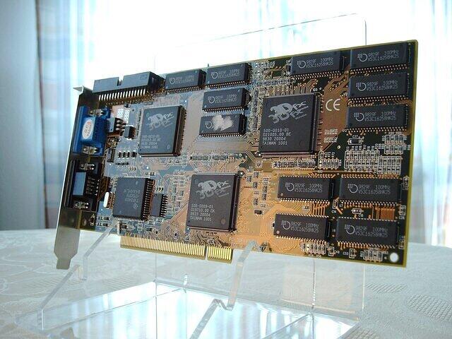 Joytech Apollo 3D Fast II
(PCI 12MB EDO-RAM)
(tilt)