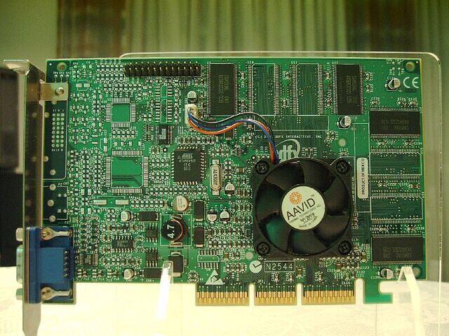 3dfx Voodoo 4 4500 AGP
(AGP 32MB SDRAM)
(front)