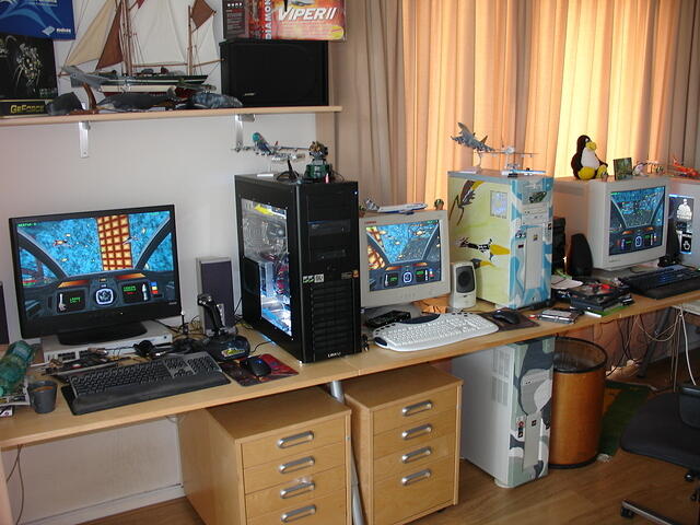 my 3 systems running D2X Rebirth 0.56 Beta 4 over UDP Lan without issues