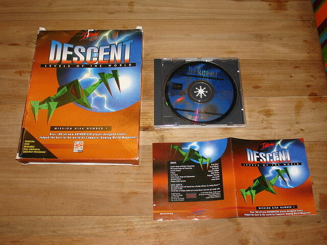Descent Levels Of The World EUR Boxed contents