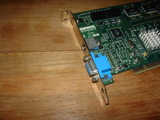 Diamond Multimedia FireGL1000 Pro Power VR2 PCI 8MB Rev.2 3597 headshot