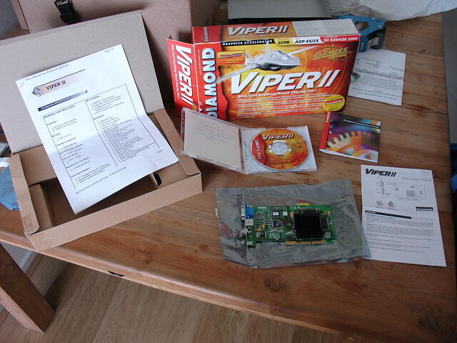 Viper II box and accessories b