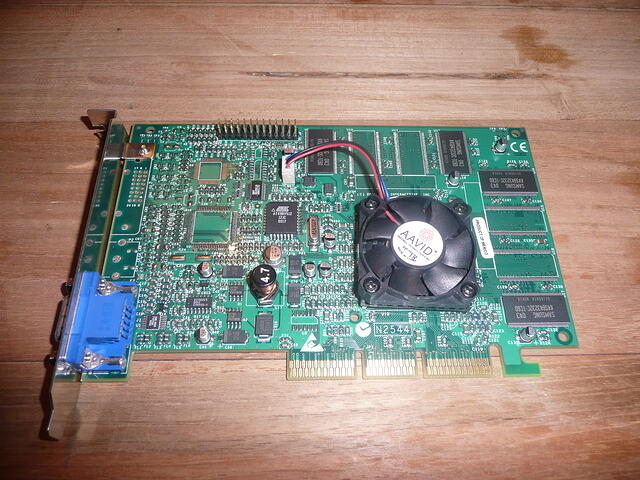 3dfx Voodoo4 4500 AGP 32MB Rev.A0 3300 Top.JPG