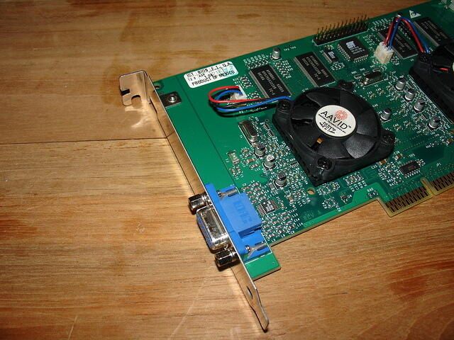 3dfx Voodoo5 5500 AGP 64MB Rev.A 2500 Boxed EUR Headshot a
