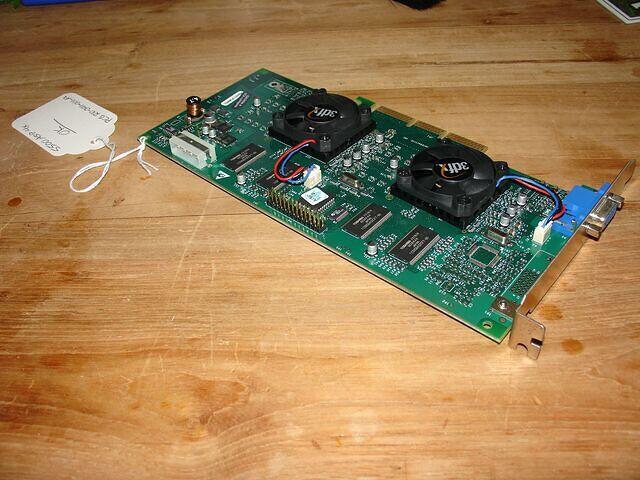 3dfx Voodoo5 5500 AGP x4 Rev.A2 3500 top angled