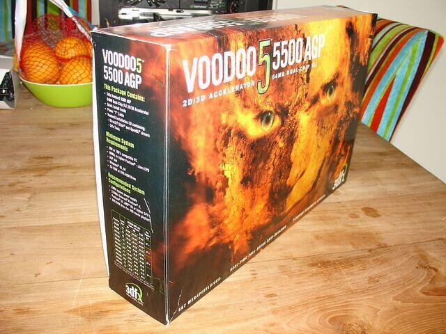 3dfx Voodoo5 5500 AGP box face side a