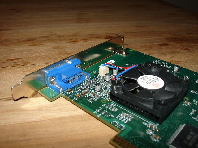 Gold 2's D-Sub closeup.JPG