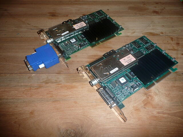 V3 3500 TV SI 166Mhz above V3 3500 TV 183Mhz Below Top side comparison.JPG