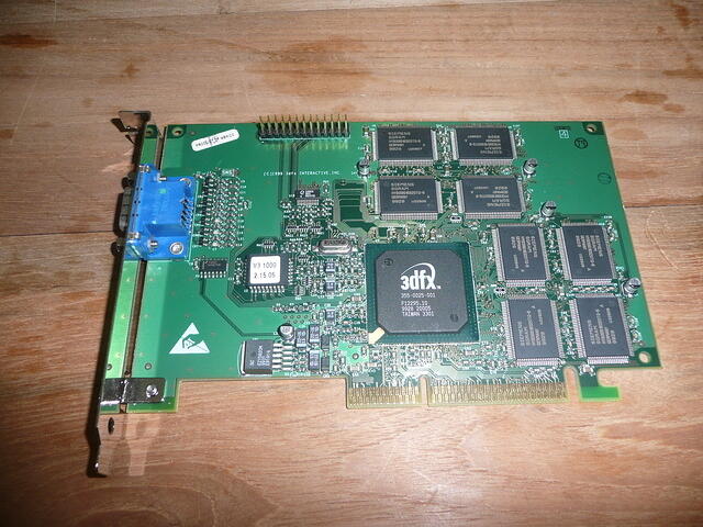 3dfx Voodoo3 1000C AGP 16MB Rev.A0 3299 Top.JPG