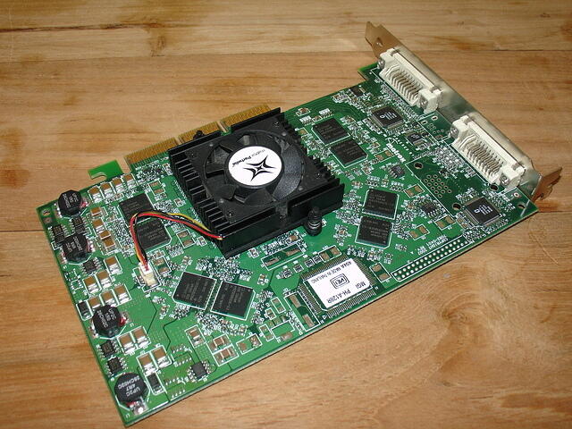 Matrox Parhelia AGP x4 128MB 256Bit DDR Rev.A 2502 Ram Closeup.JPG