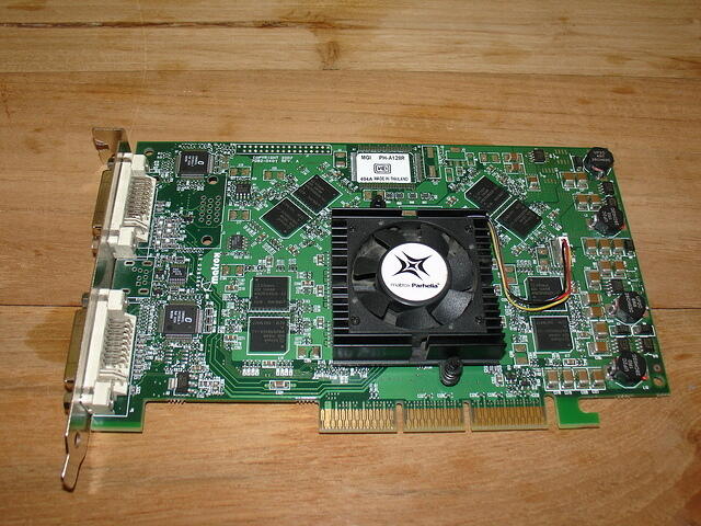 Matrox Parhelia AGP x4 128MB 256Bit DDR Rev.A 2502 Top.JPG