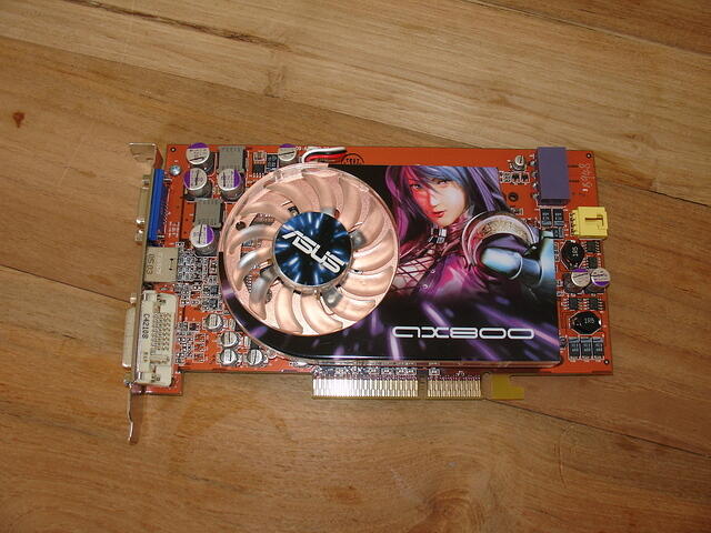 ASUS ATi Radeon X800 XT Platinum Edition AGP 256MB GDDR3 256Bit Rev.A02 0441 Top.JPG