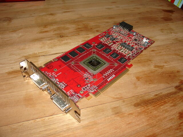 RV770 XT ES naked PCB DVI's