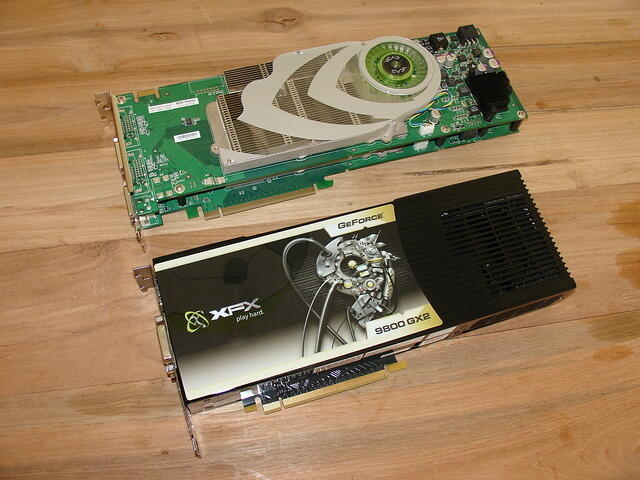 7900 GX2 & 9800 GX2 Top.JPG