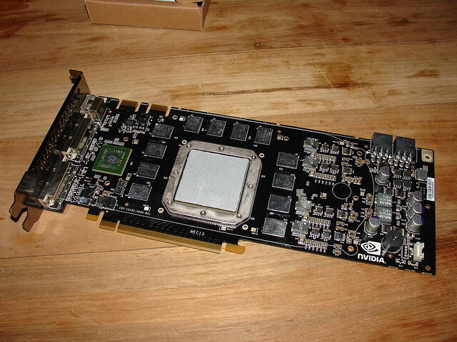 EVGA e-GeForce 8800 Ultra Super Clocked Ediiton without HSF + new Artic Silver 5