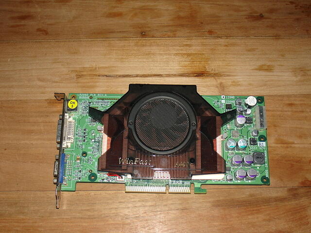 Leadtek Winfast A400  GeForce 6800 AGP 128MB Rev.A 0441 top